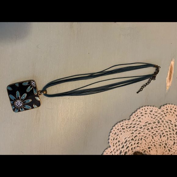 4 Boho Necklaces - perfect for summer outfits! - Picture 5 of 11